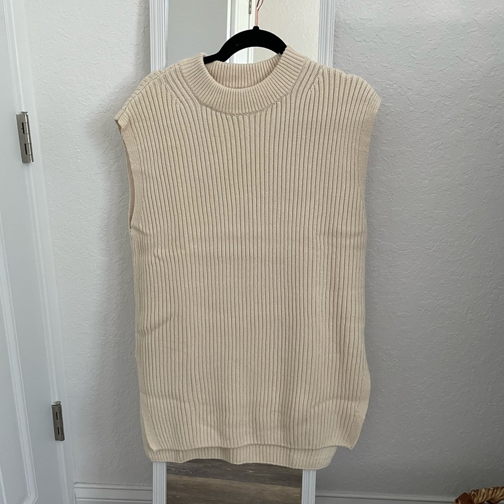 Sweater vest